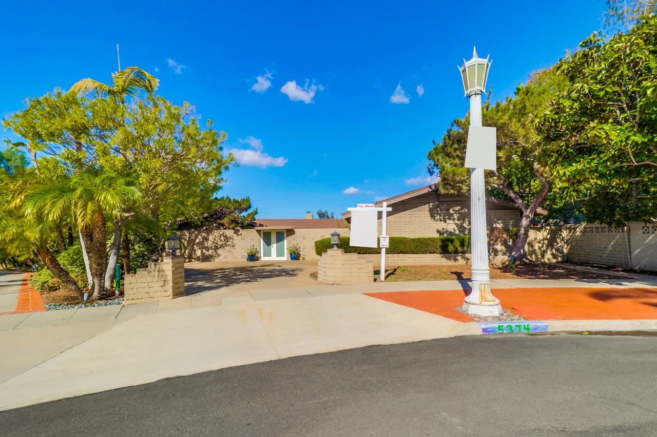 5374 Canterbury Drive - Photo 2 of 25