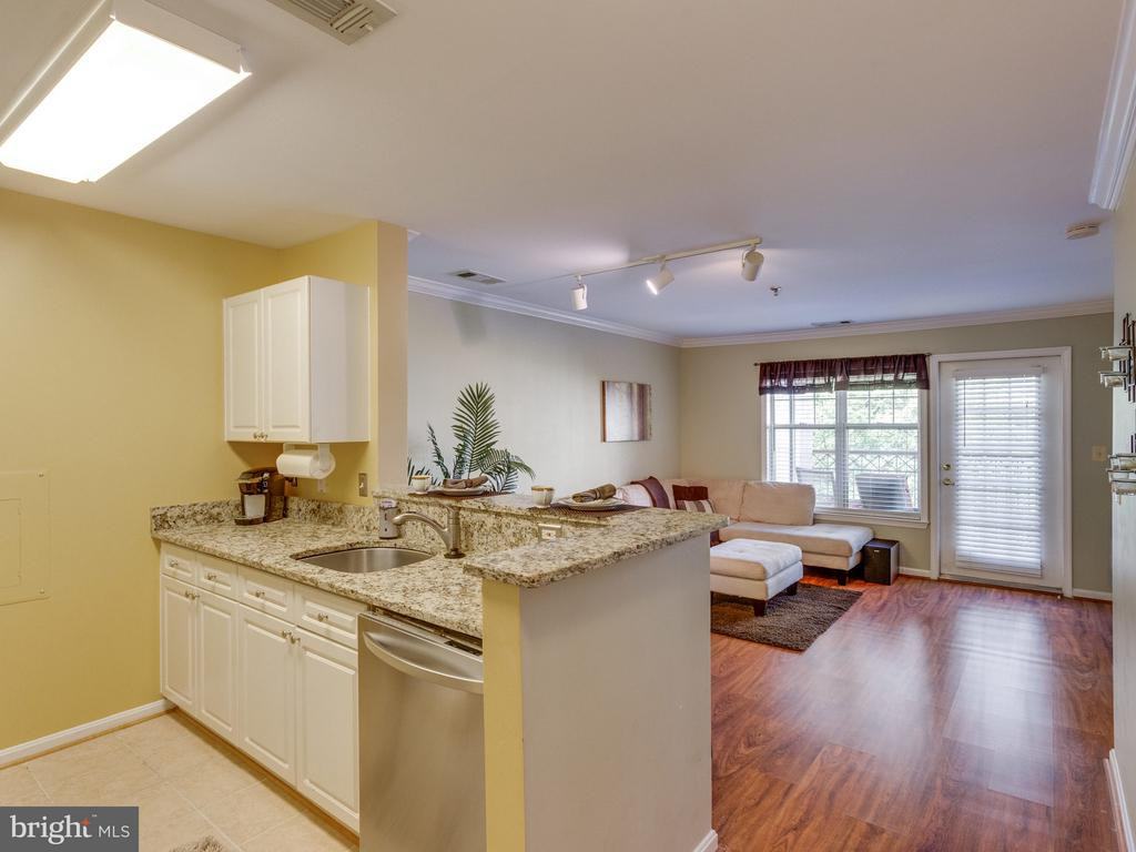 5573 Seminary Rd - Photo 3 of 29