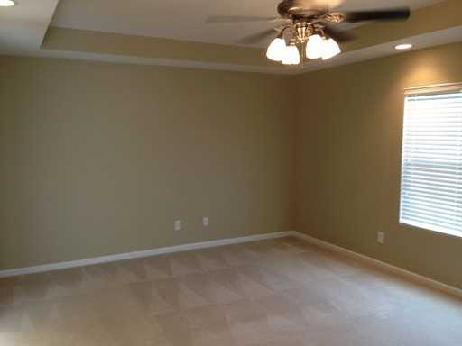 812 Redland Dr - Photo 2 of 9