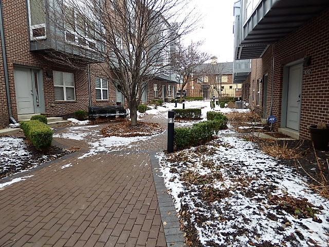 1013 S Wall St - Photo 2 of 10