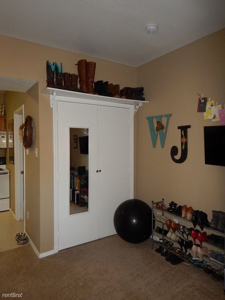 309 Mobile Ave - Photo 3 of 6