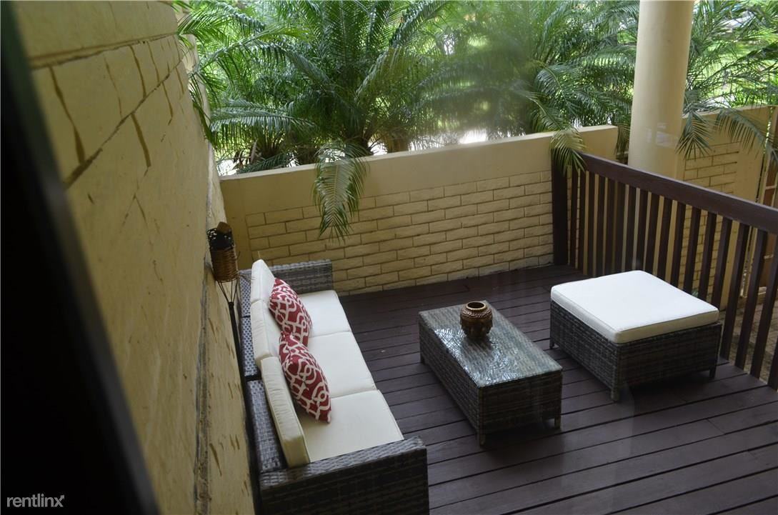 1401 NE 9th St - Photo 3 of 6