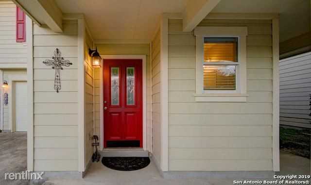 158 Hampton Cv - Photo 3 of 14