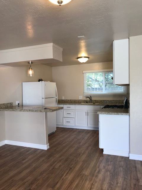 3061 Marina Drive - Photo 3 of 11