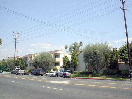 7940 Reseda Blvd - Photo 3 of 9