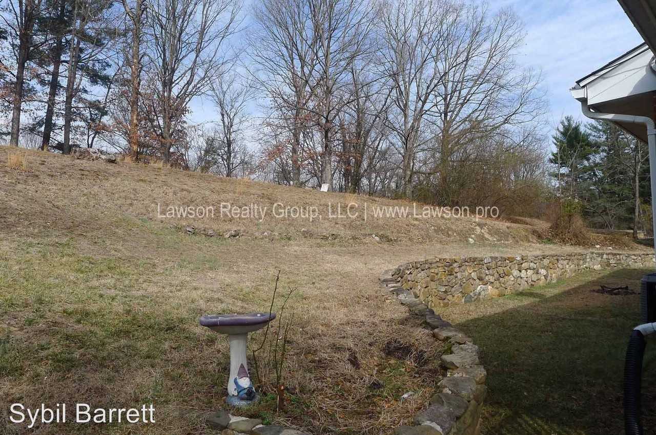 2539 Brambleton Ave SW - Photo 3 of 25