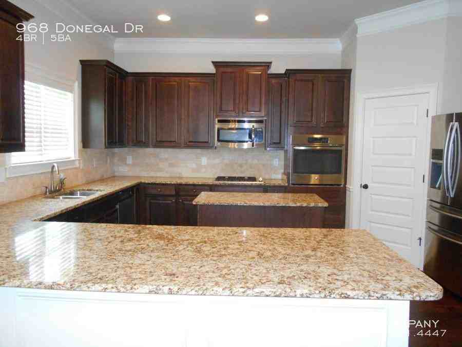 968 Donegal Dr - Photo 2 of 9