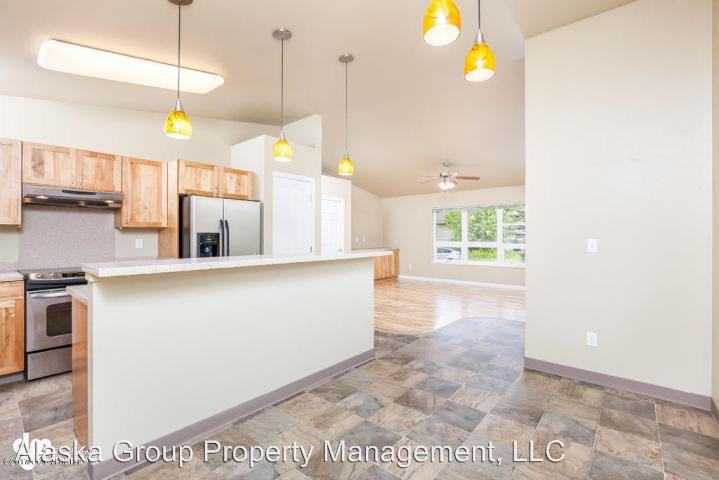 442 Bragaw St - Photo 3 of 23