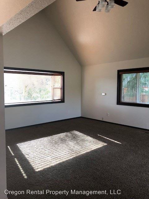 24653 NE Butteville Rd - Photo 2 of 13