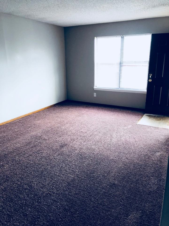 13875 E 35Th Street Ct S - Photo 2 of 4