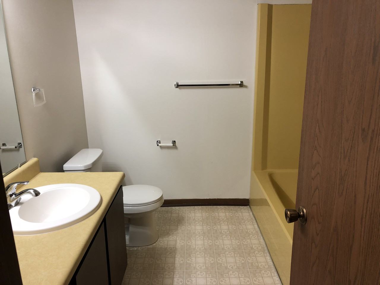 1807 Hampton Knoll Dr - Photo 2 of 4