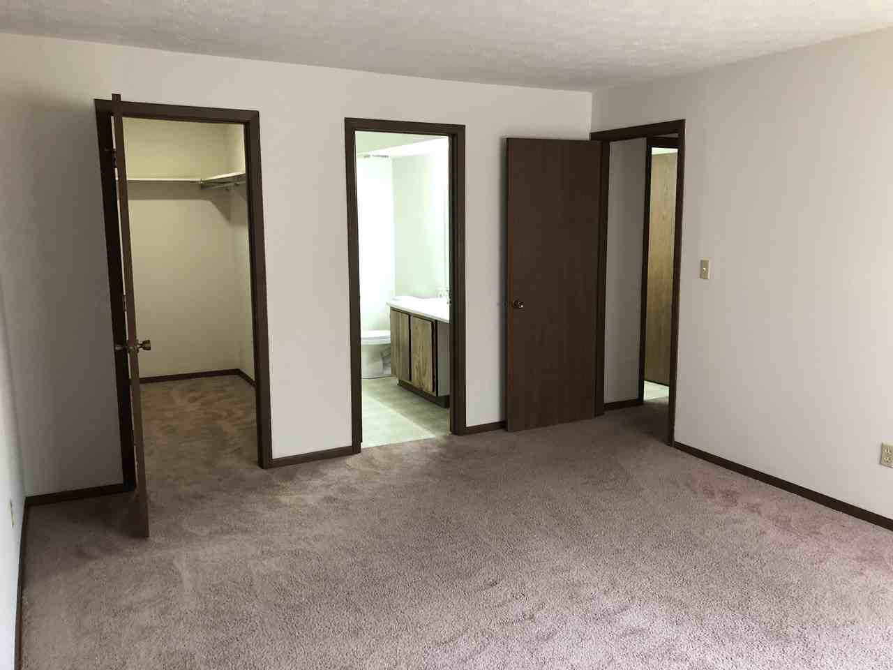 1807 Hampton Knoll Dr - Photo 3 of 4