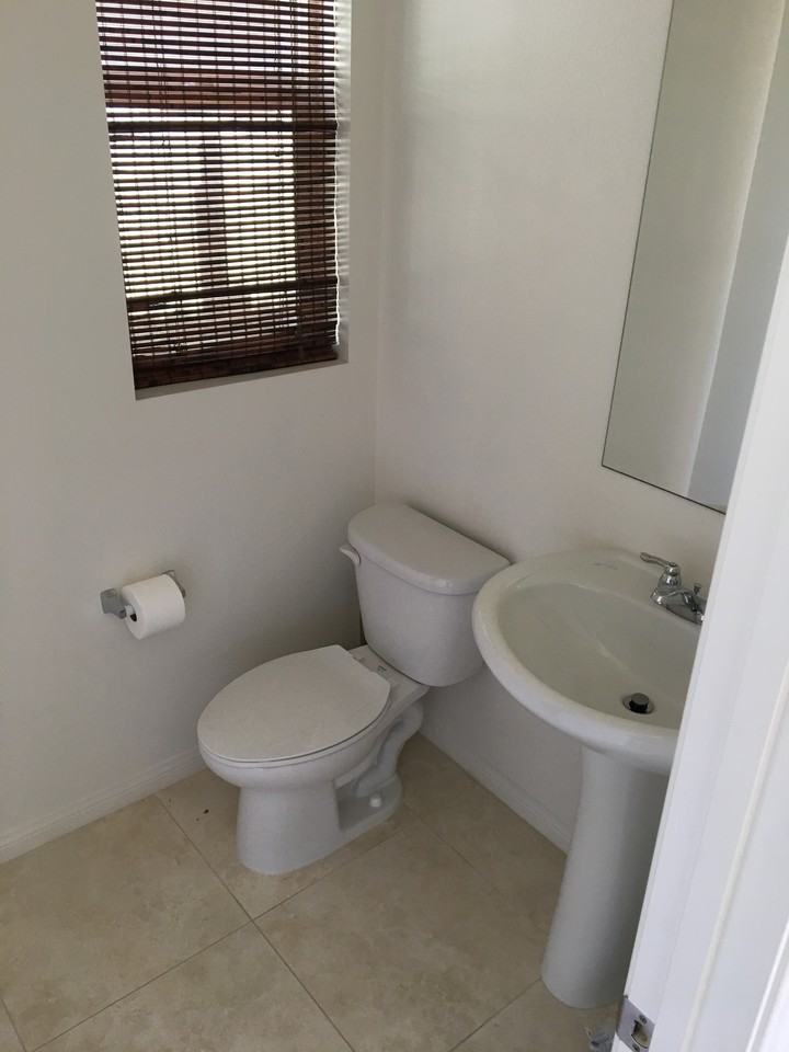 140 Yosemite Ave - Photo 3 of 6