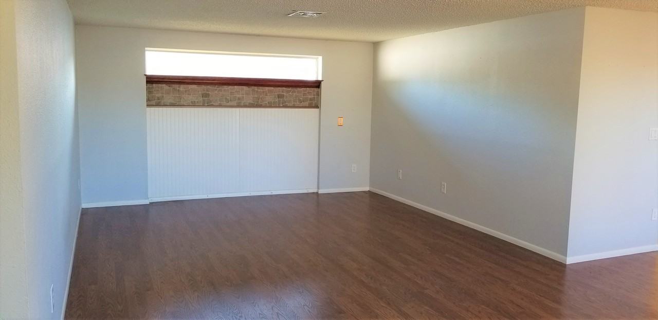 6120 Seabreeze Dr - Photo 2 of 6