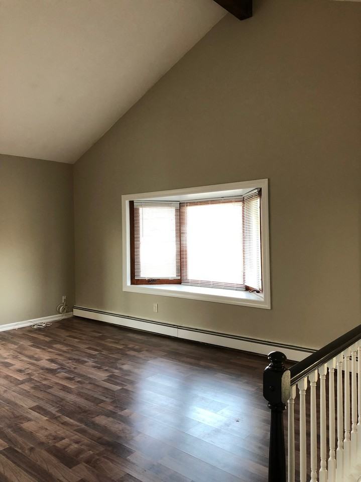 178 Eugene St - Photo 3 of 10