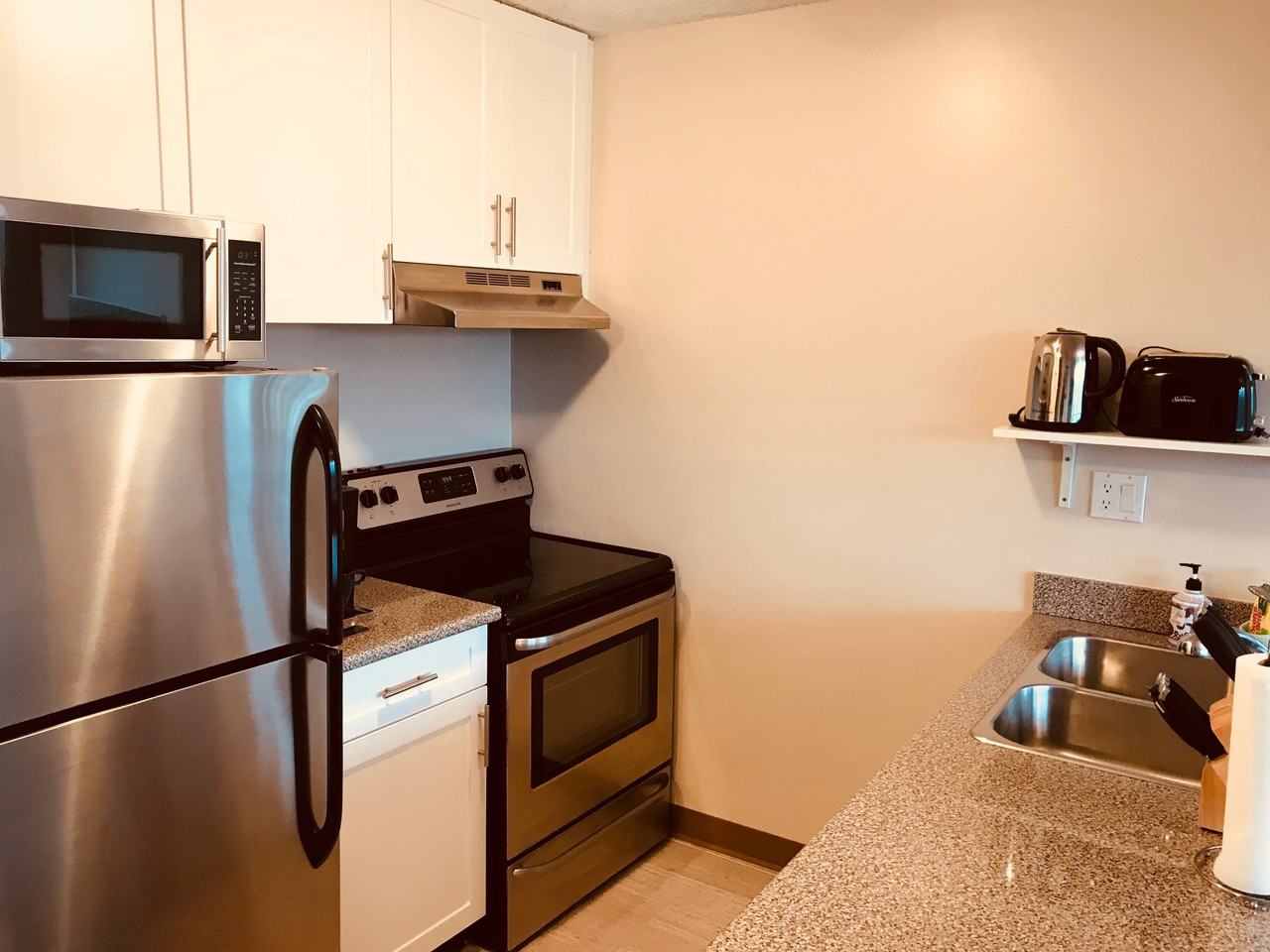 1936 Marine Drive - Photo 3 of 34