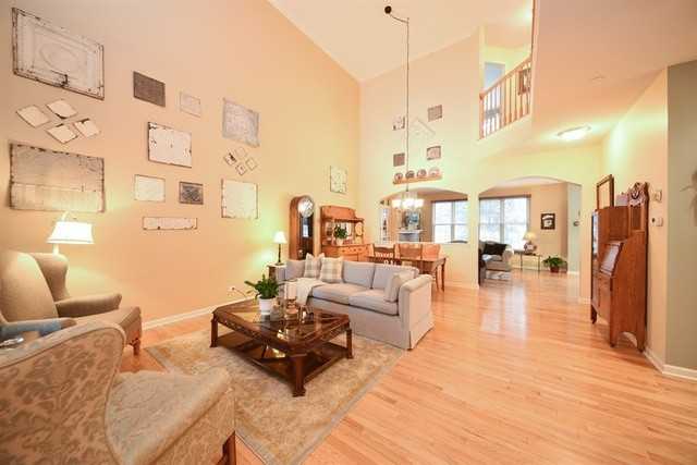 1834 Torrey Pkwy - Photo 2 of 11