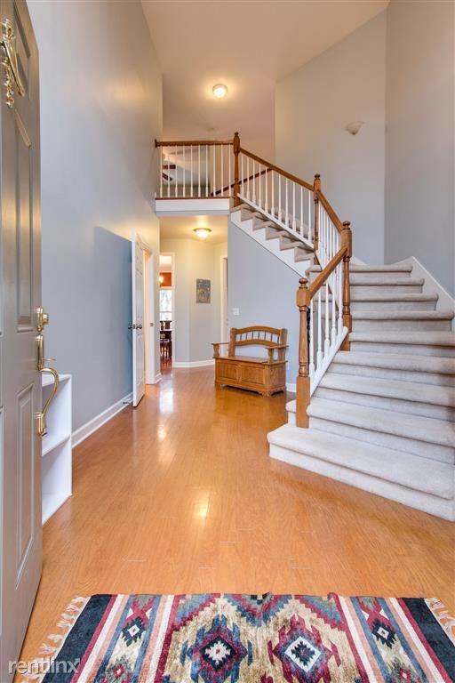 705 Lakeridge Way - Photo 2 of 24