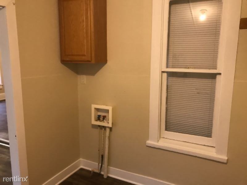 108 N Sedgwick St - Photo 3 of 8