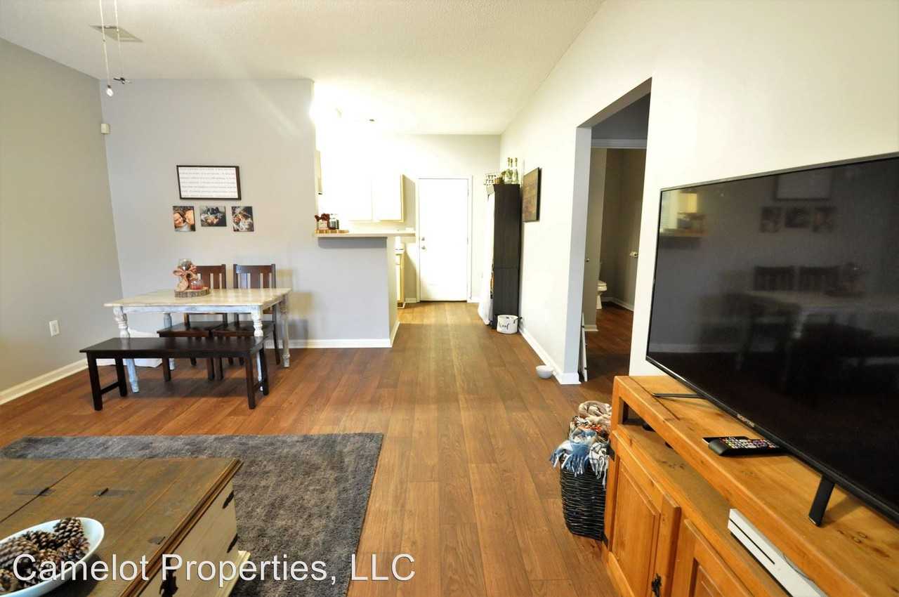 203 Pine Meadows Cir - Photo 3 of 12