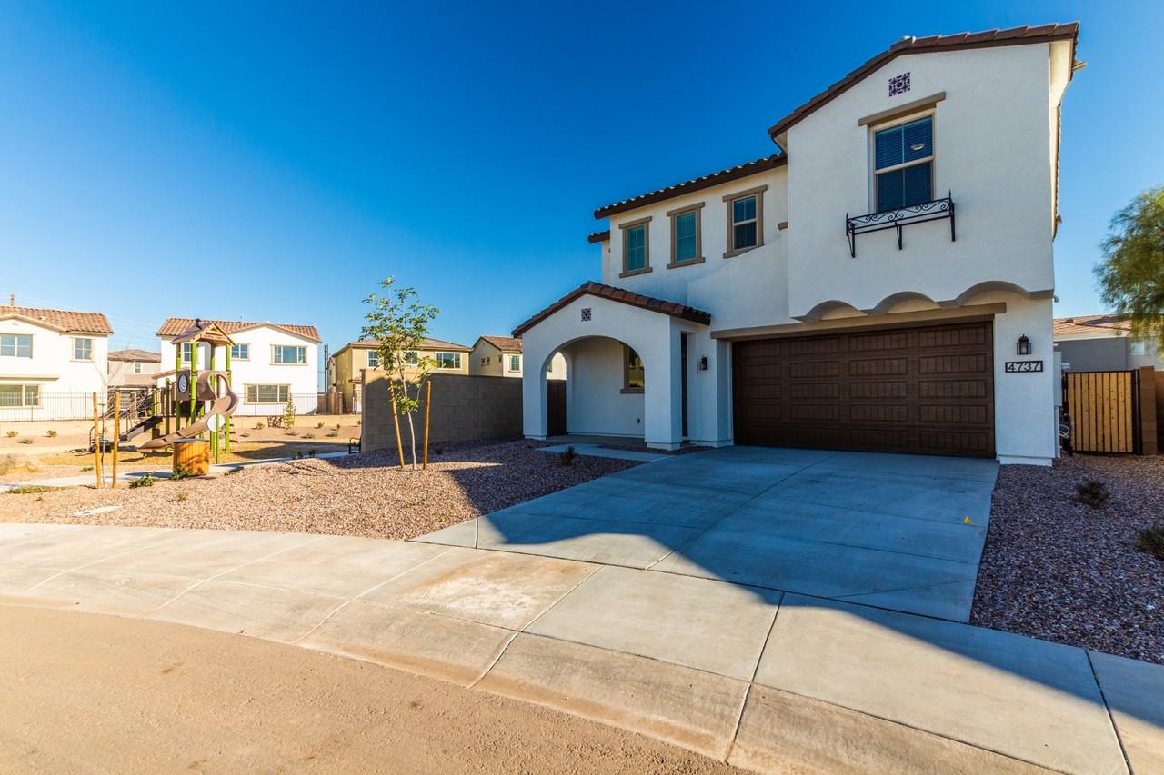 4737 E Olive Ave - Photo 2 of 21