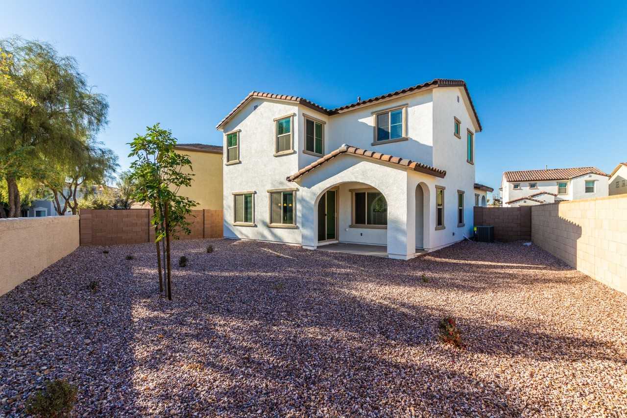 4737 E Olive Ave - Photo 3 of 21