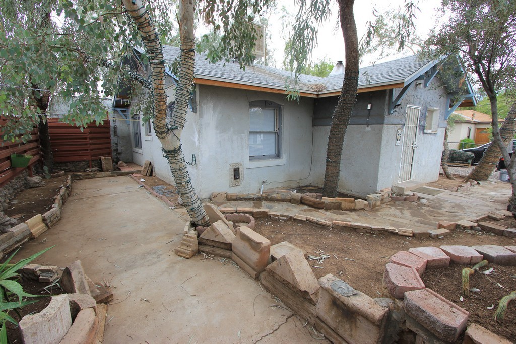 2721 E Willetta St - Photo 2 of 12