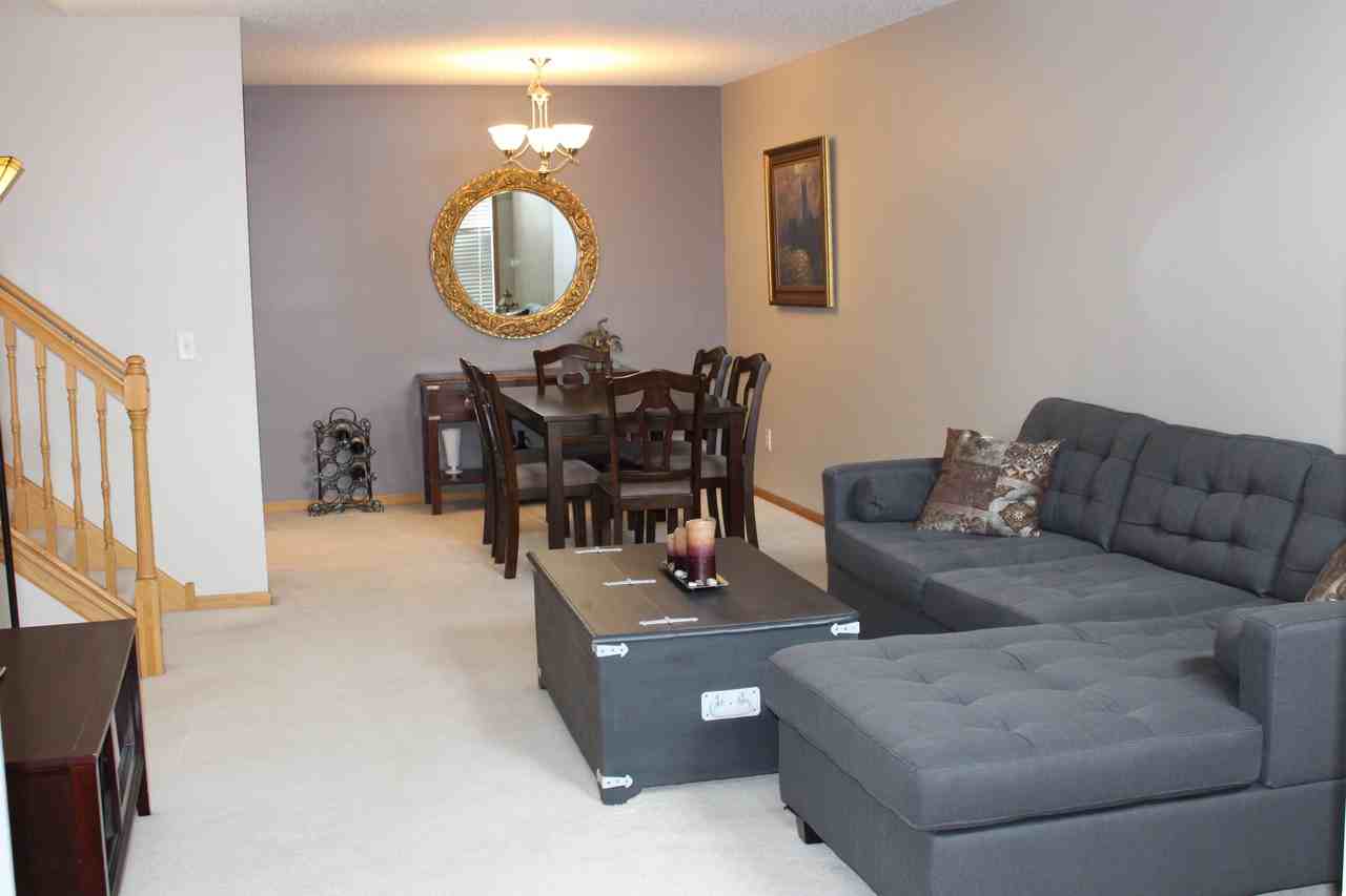 3033 Cutters Grove Ave - Photo 2 of 16