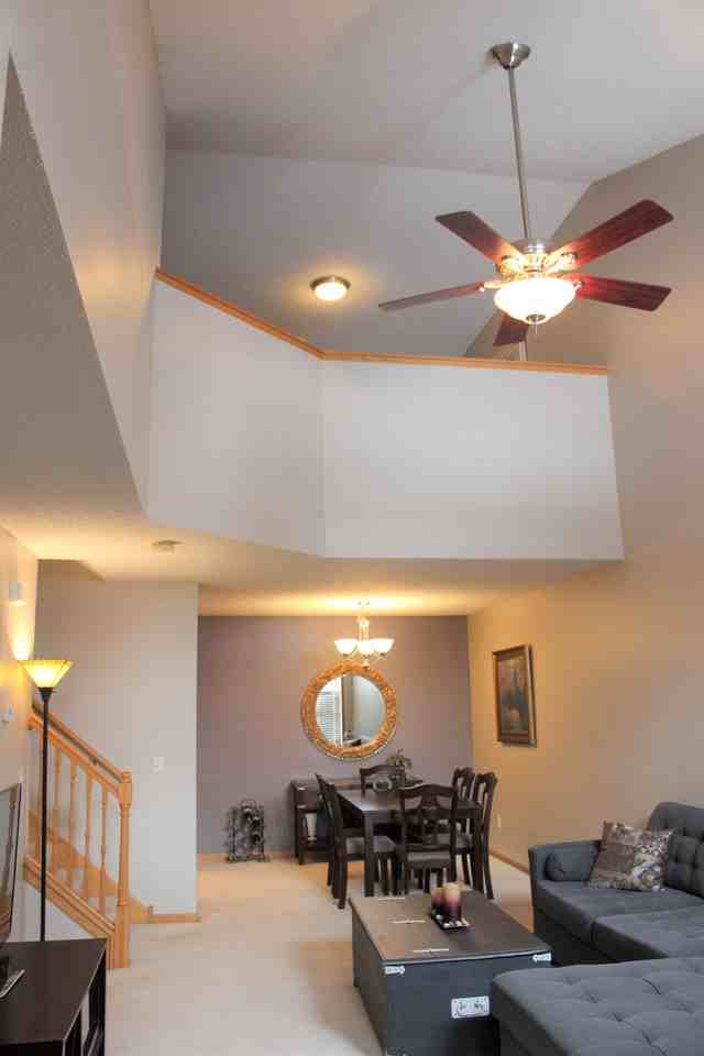 3033 Cutters Grove Ave - Photo 3 of 16