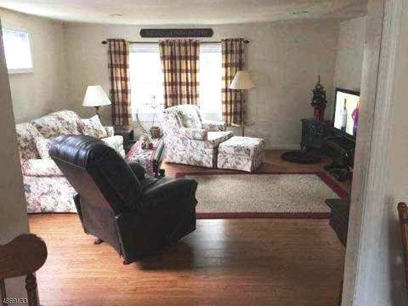 11 E Shore Trail - Photo 2 of 6