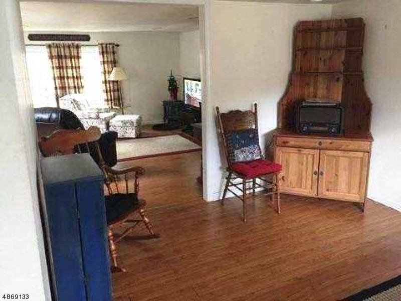 11 E Shore Trail - Photo 3 of 6