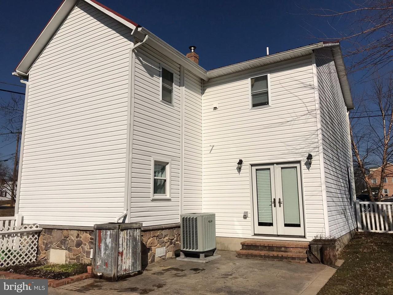 200 Archer St - Photo 3 of 25