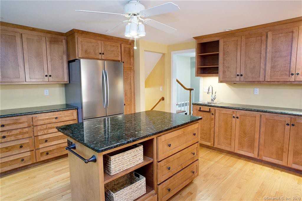 10 David Dr - Photo 2 of 27