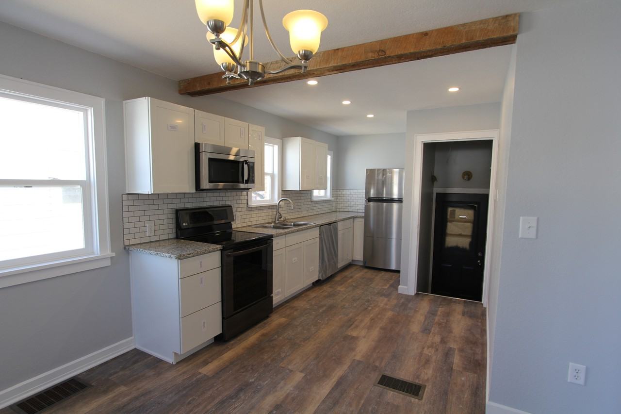 1713 East 20th Street - Photo 2 of 17