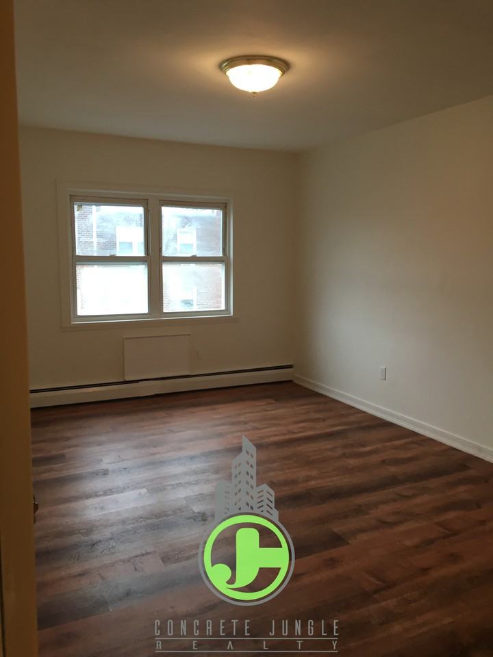 78-88 Pitkin Avenue - Photo 3 of 8