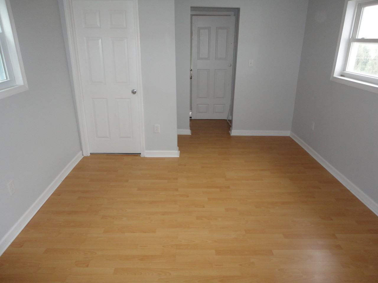 2823 Cobden Street - Photo 3 of 12