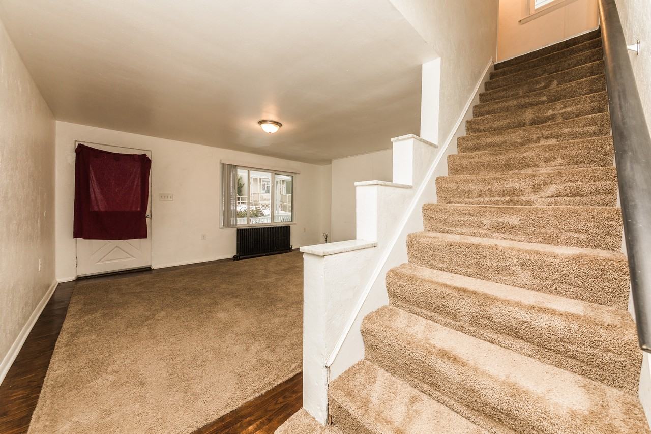 606 Chess Street - Photo 2 of 10