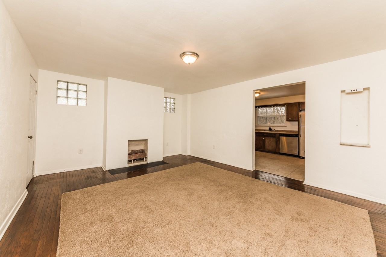 606 Chess Street - Photo 3 of 10