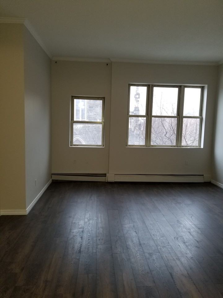 2551/2 James Street North #4 - Photo 4 of 12