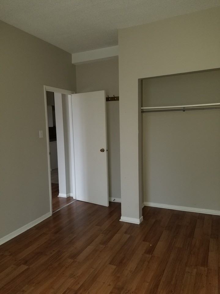 255 1/2 James Street North #1 - Photo 2 of 8