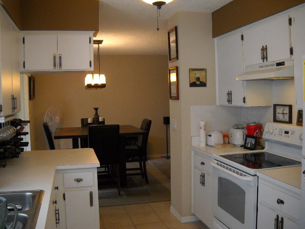 725 Chilt Drive - Photo 3 of 6