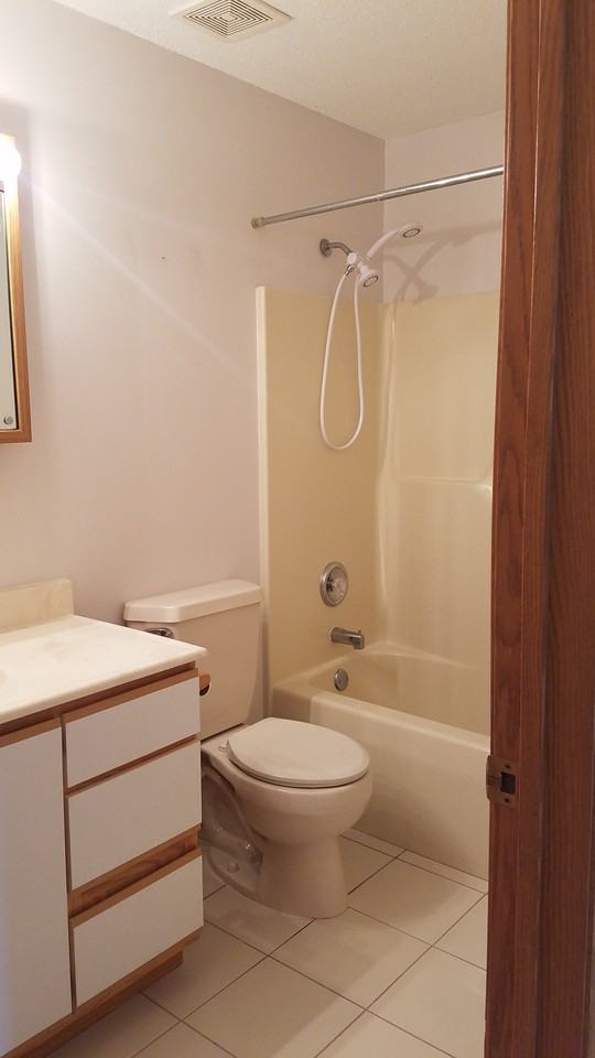 14319 River St SE - Photo 3 of 19