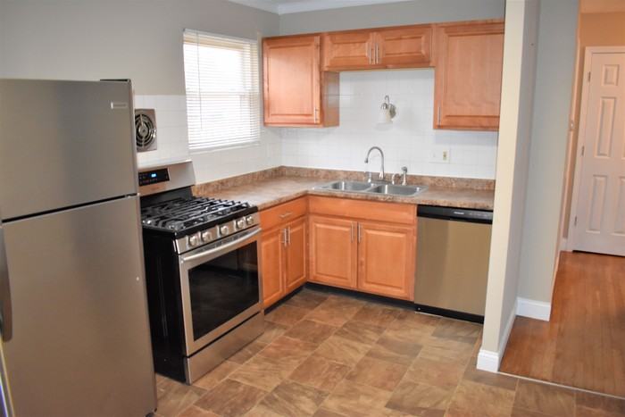 1080 N Park Ln - Photo 2 of 6