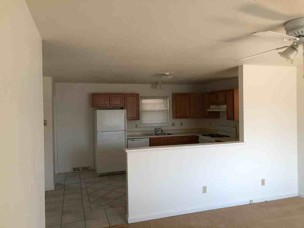 12029 Colonial - Photo 3 of 10