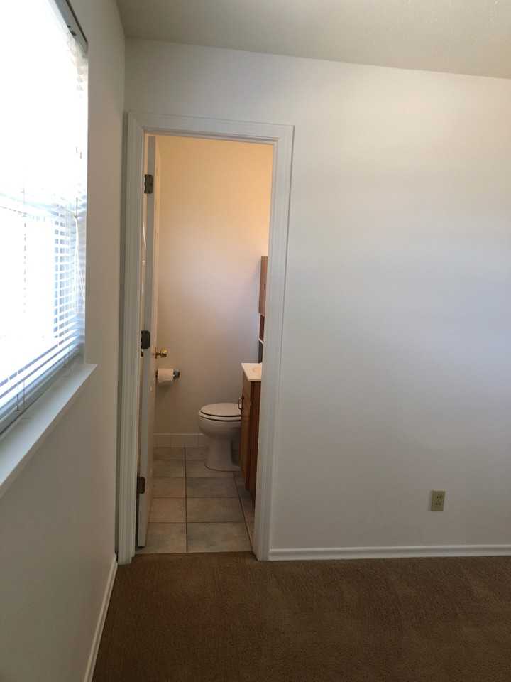 12029 Colonial - Photo 2 of 10