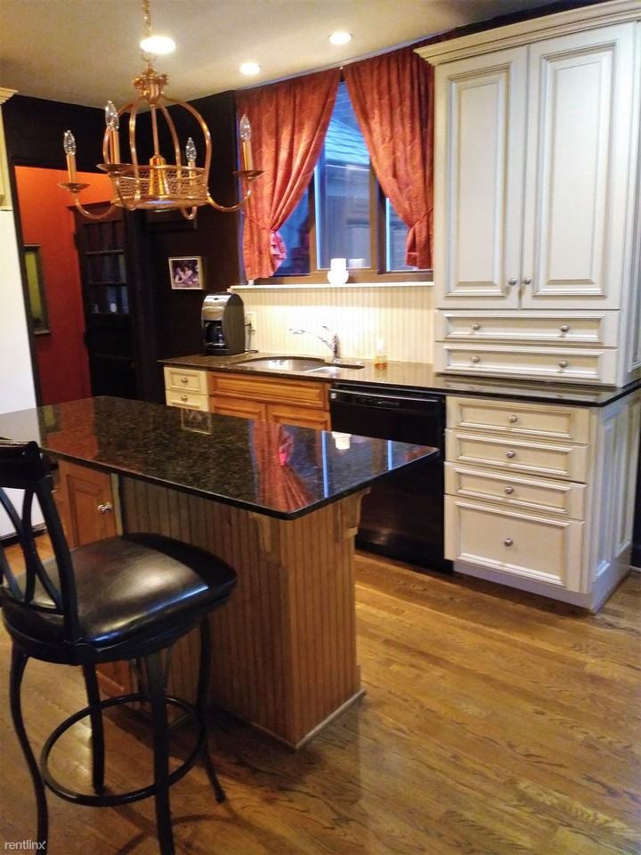 592 Cadieux Rd - Photo 3 of 46