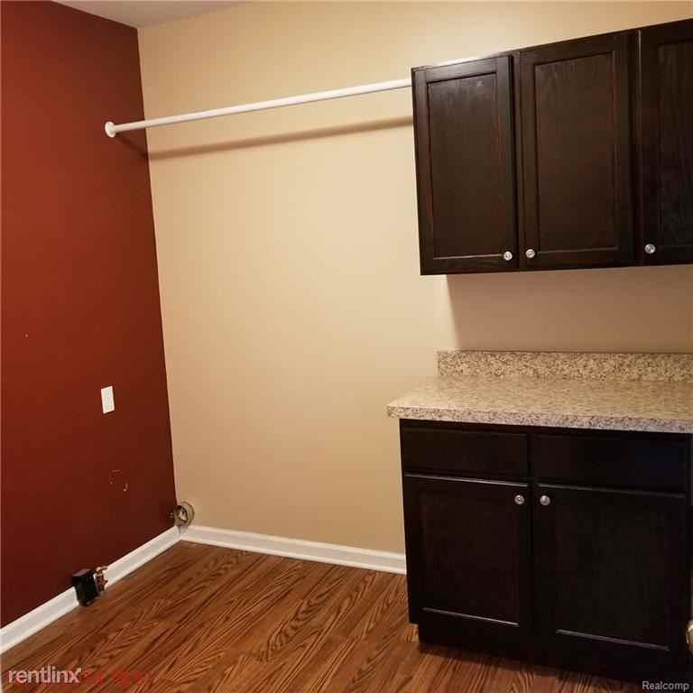 505 N Saginaw St - Photo 2 of 10