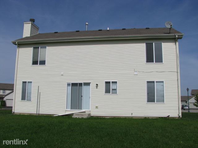 1334 Janice Ln - Photo 2 of 10