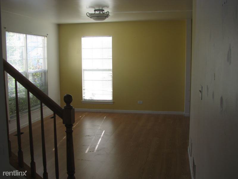 1334 Janice Ln - Photo 3 of 10