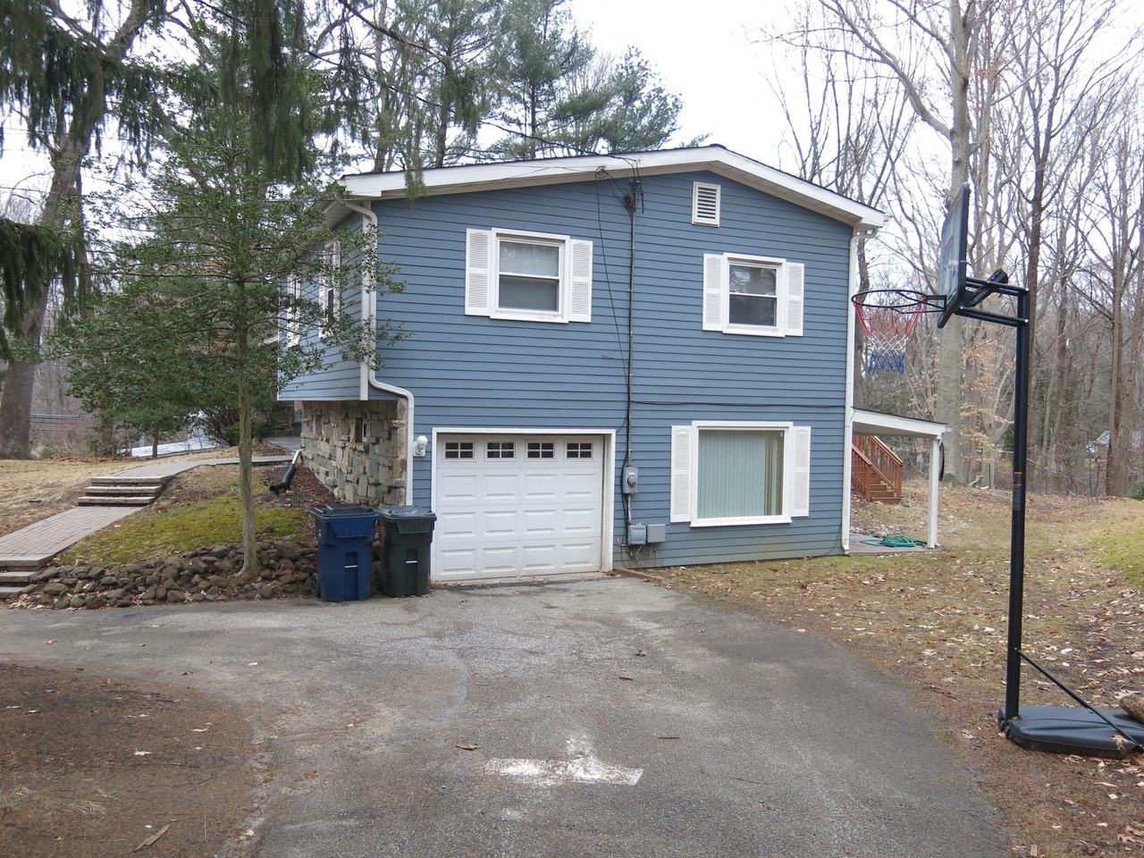 5 Glen Dr - Photo 3 of 27